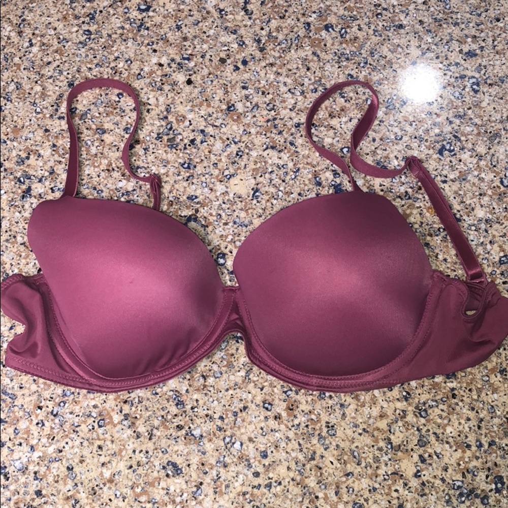 New 34C VS Pink Lightly Lined Bra